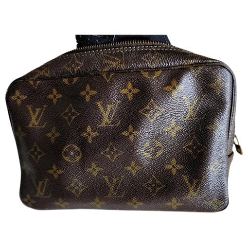 Leather clutch bag