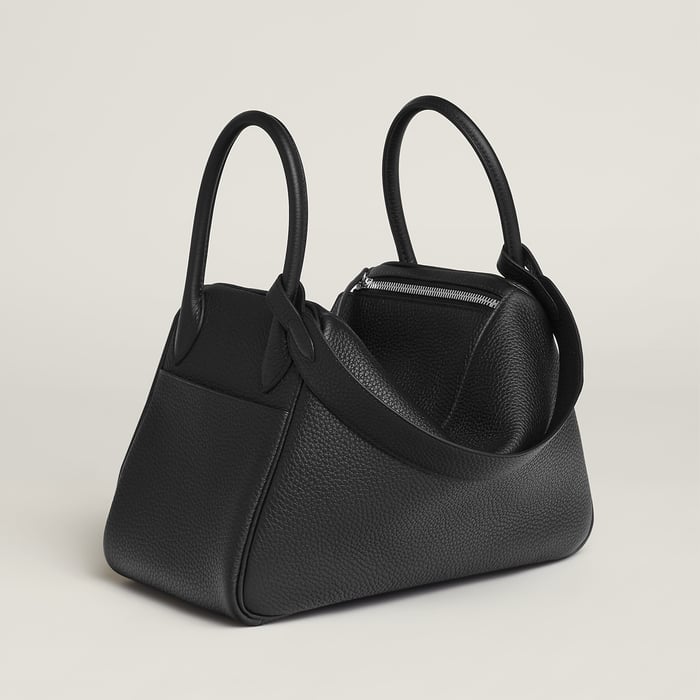 Noir Lindy 30 Bag
