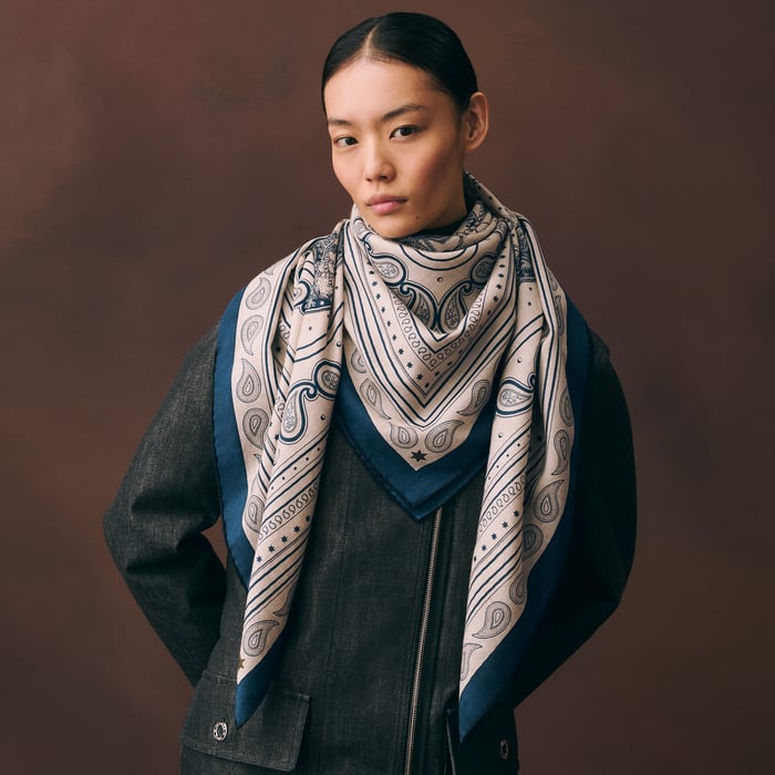 Grand Apparat Bandana Shawl 140