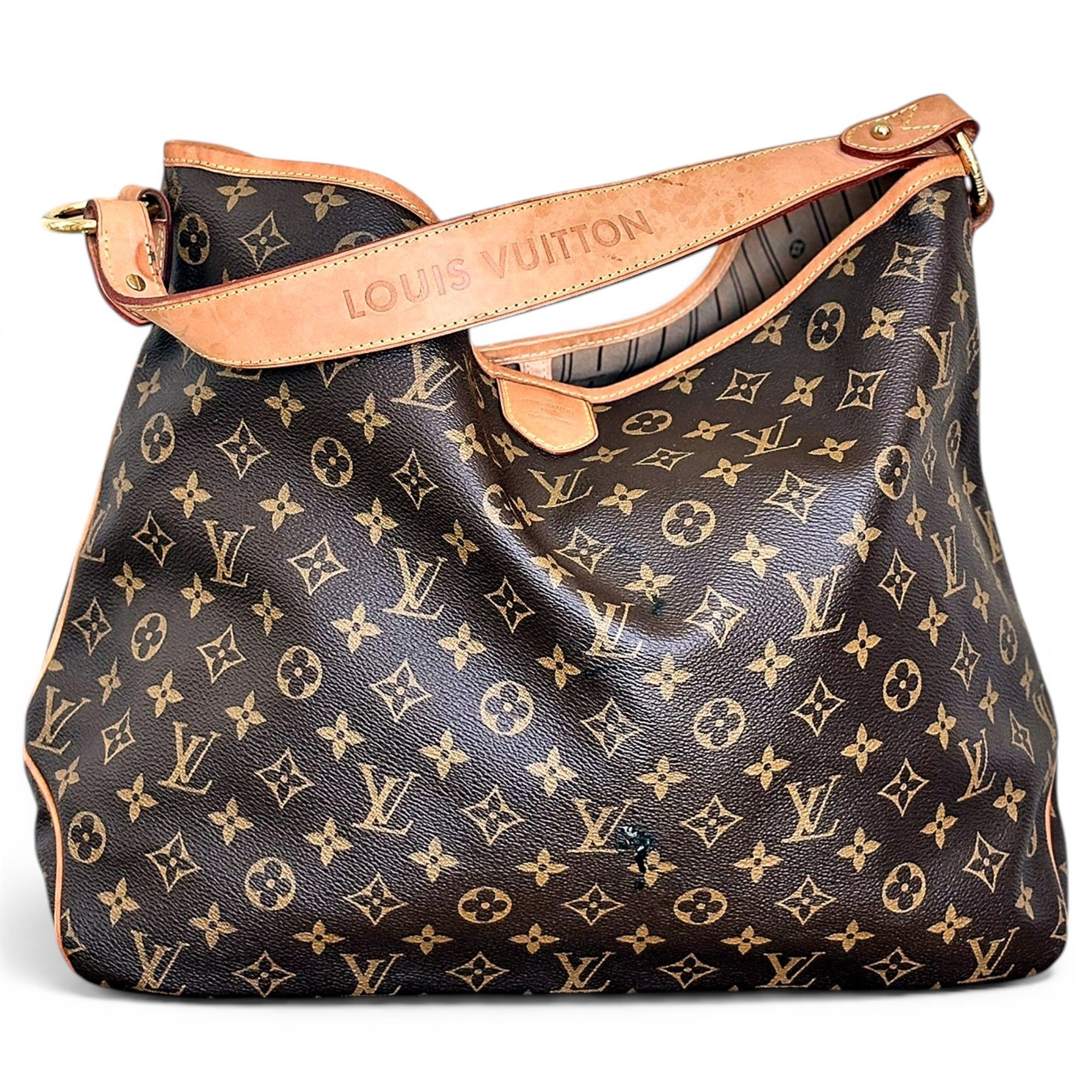 Delightful leather handbag