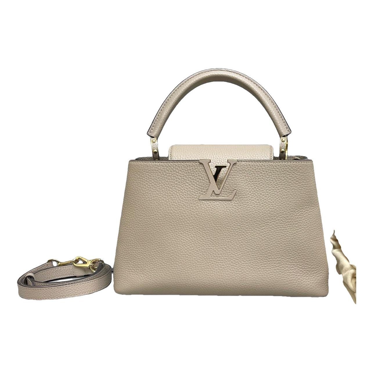 Capucines leather handbag