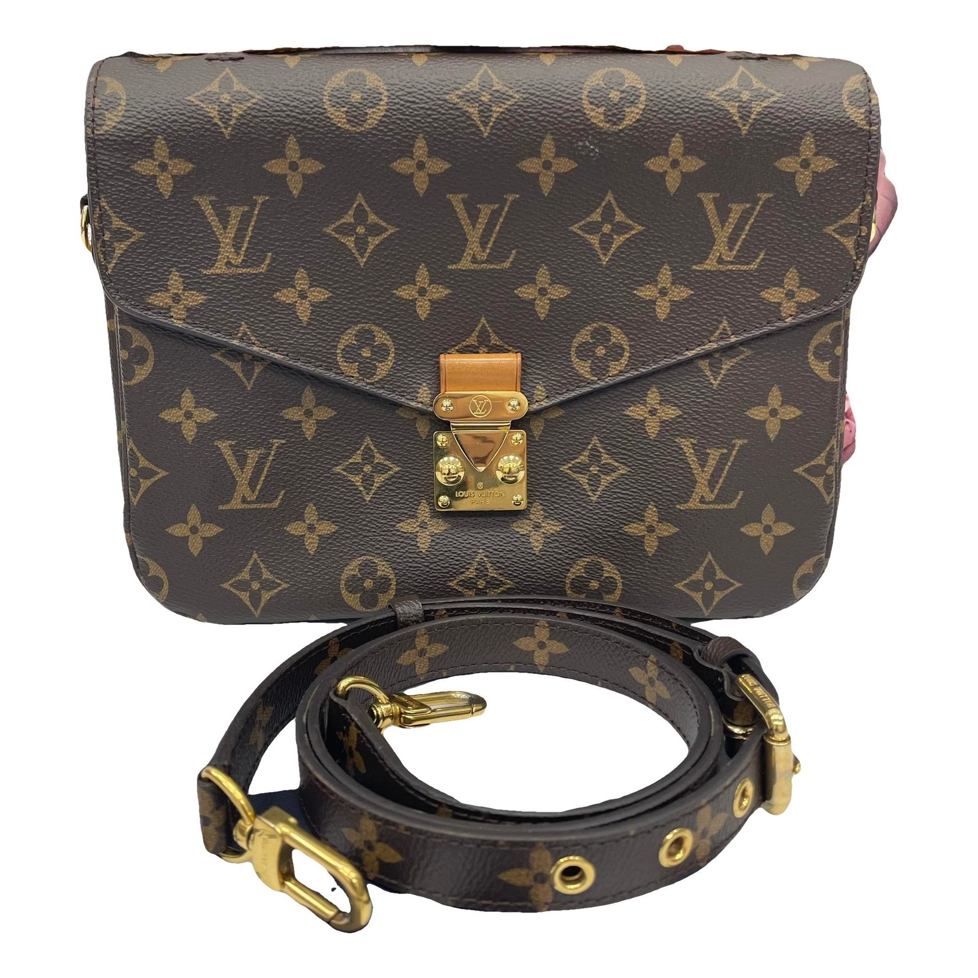 Metis leather handbag