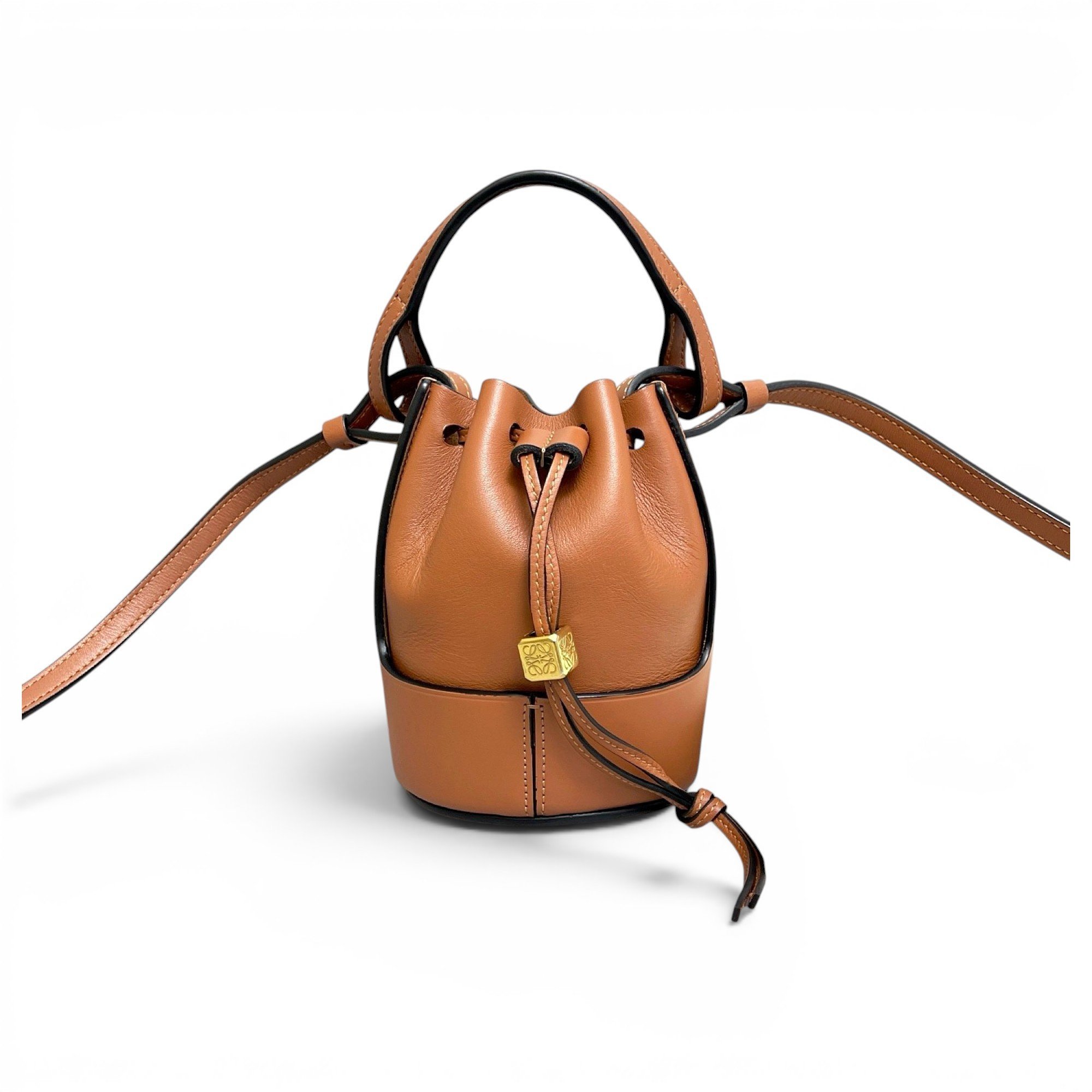 Gate Bucket leather bag