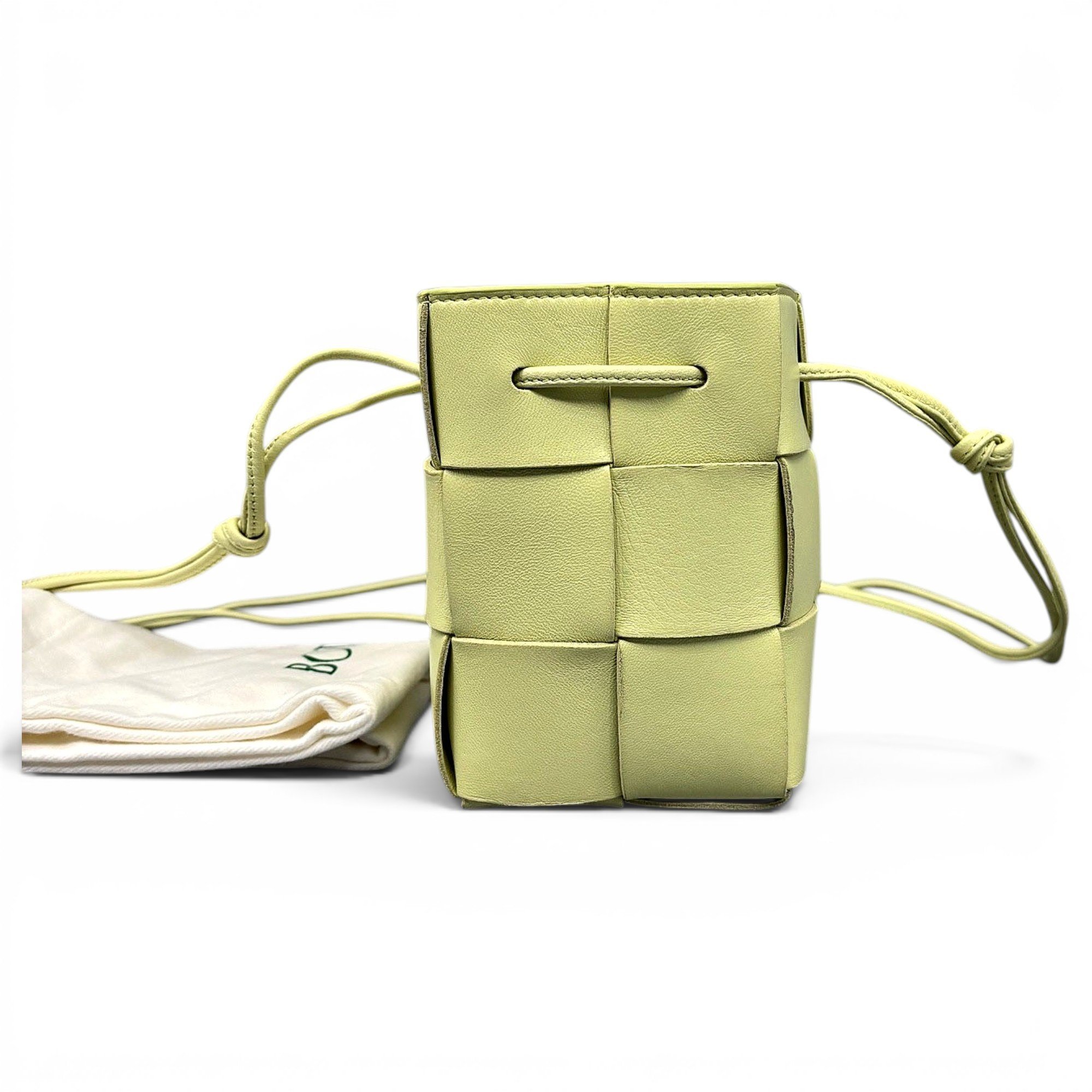 Cassette Bucket leather handbag