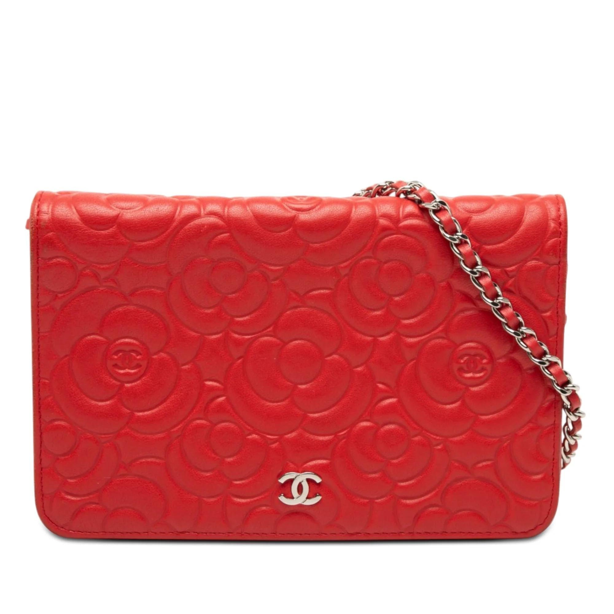 Wallet On Chain leather crossbody bag