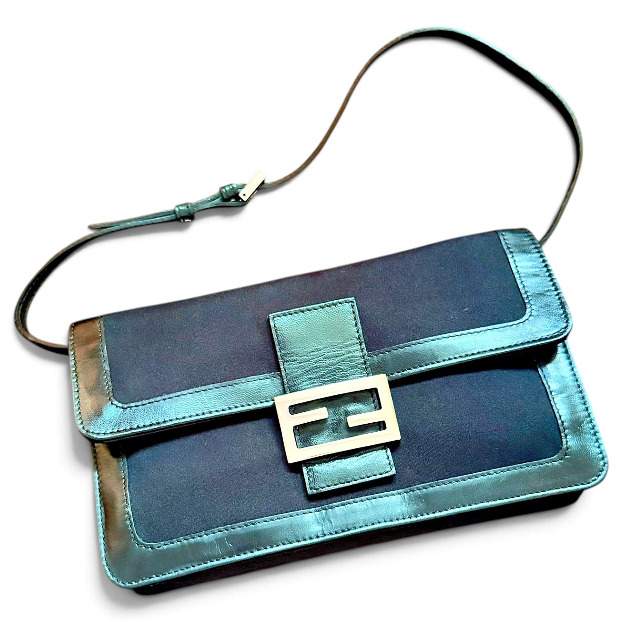 Baguette cloth handbag