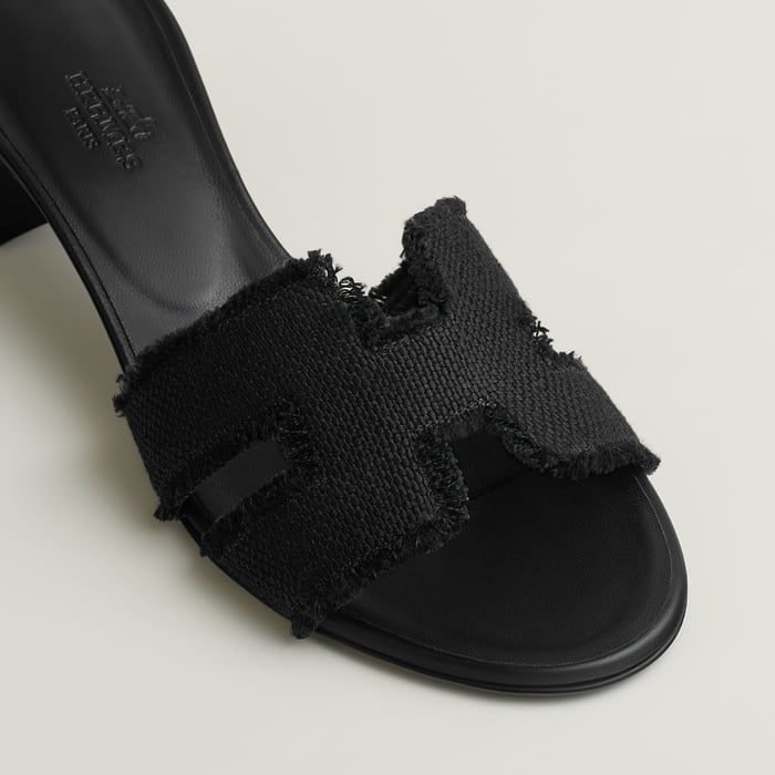 Noir Oasis Sandal