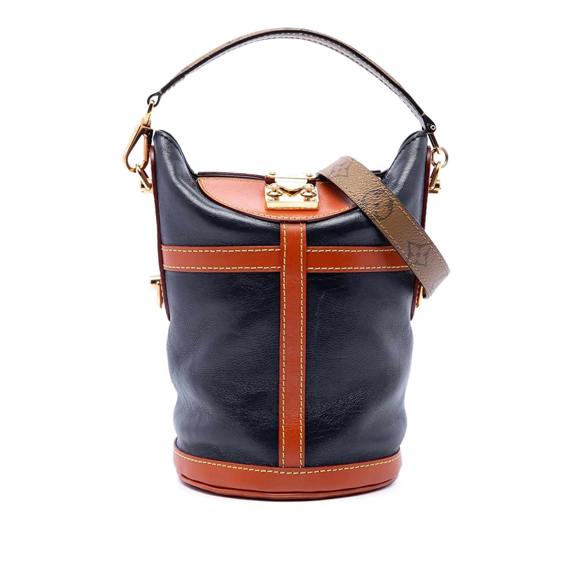 Duffle leather bag