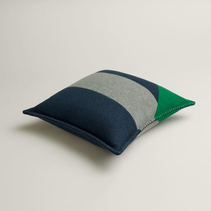 Casaque Rayee Horizontale Pillow