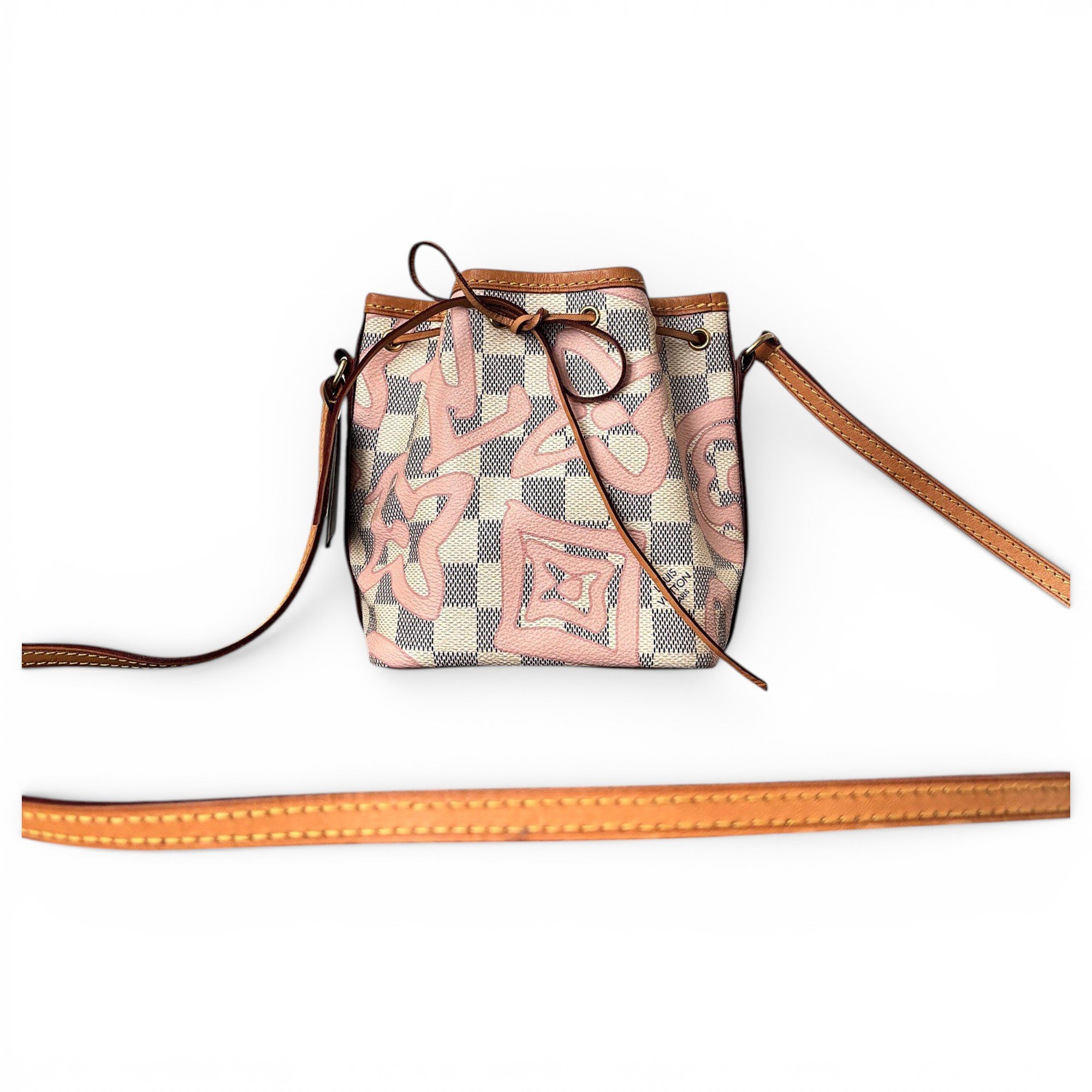 Nano Noé leather handbag