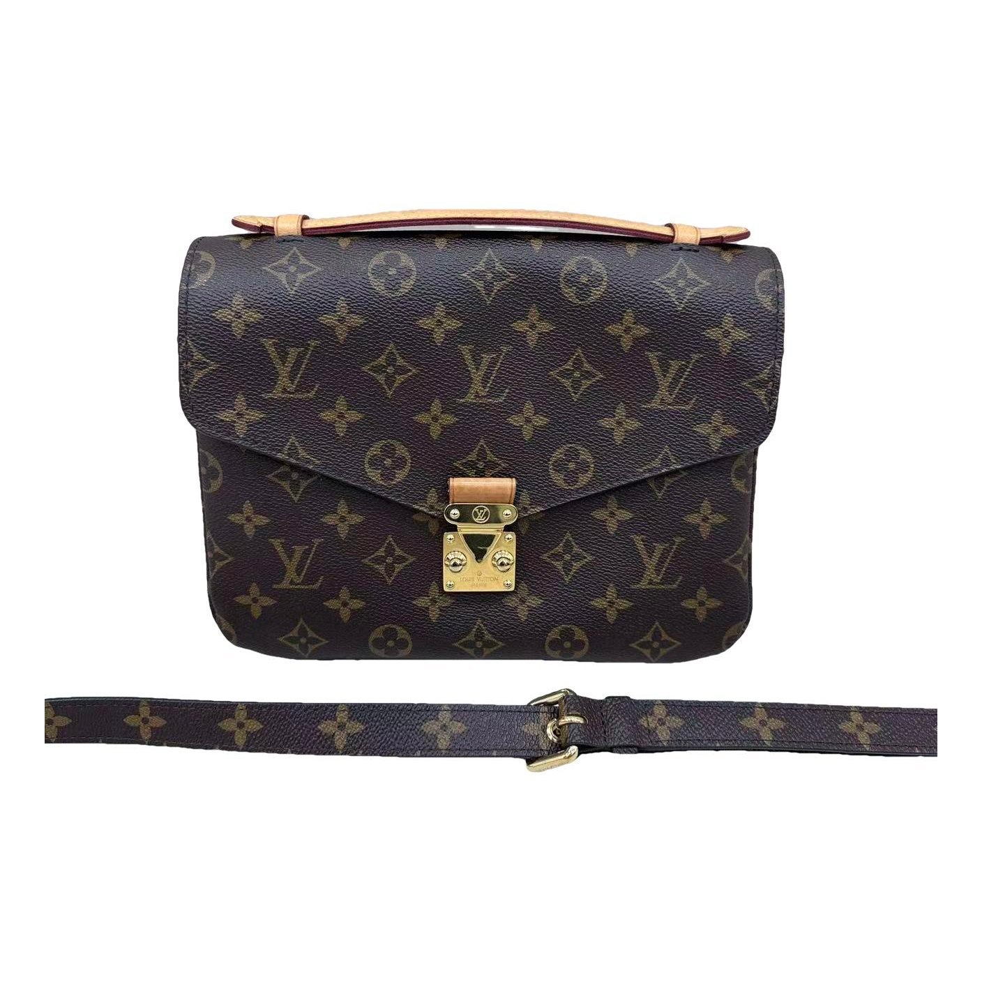 Metis leather handbag