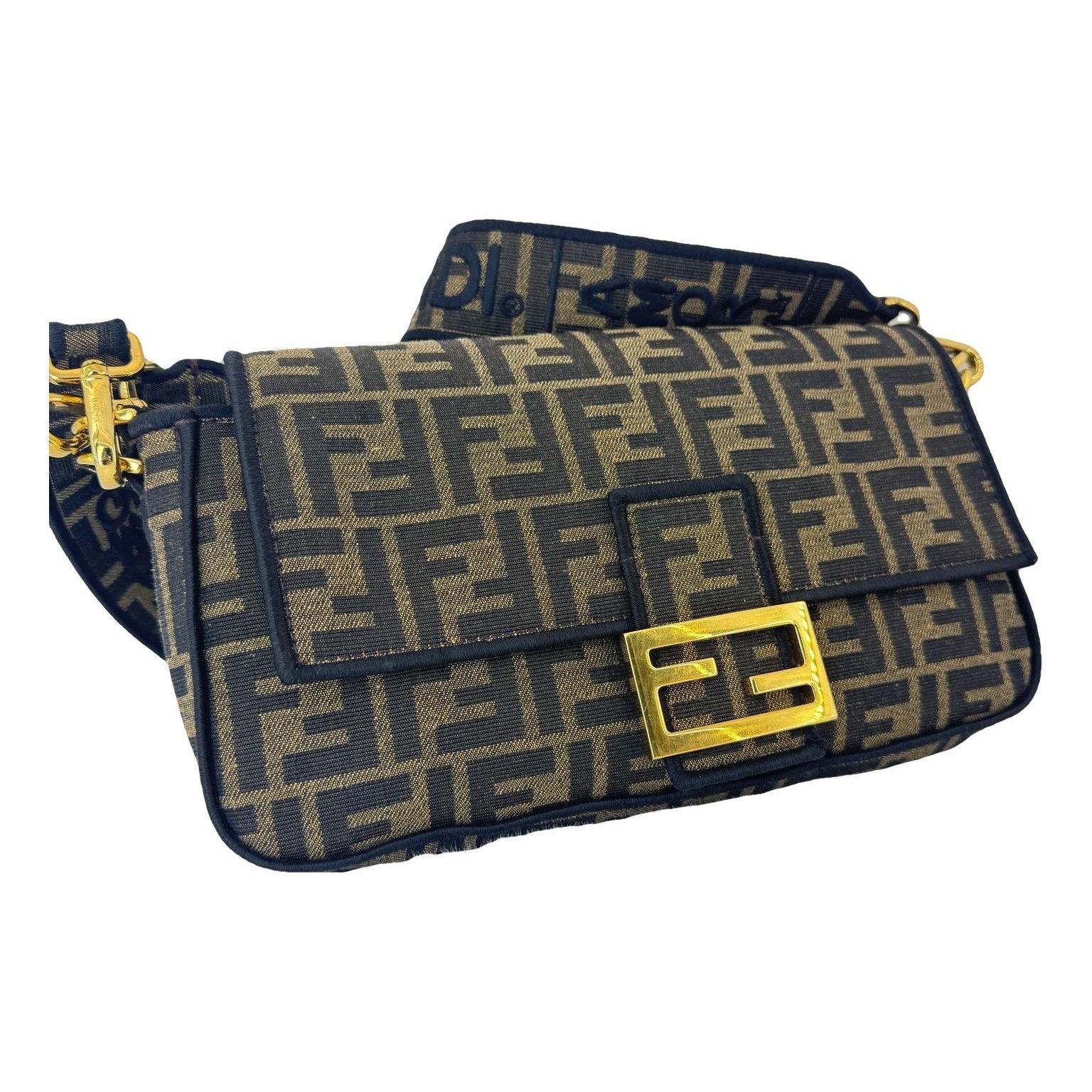 Baguette cloth handbag