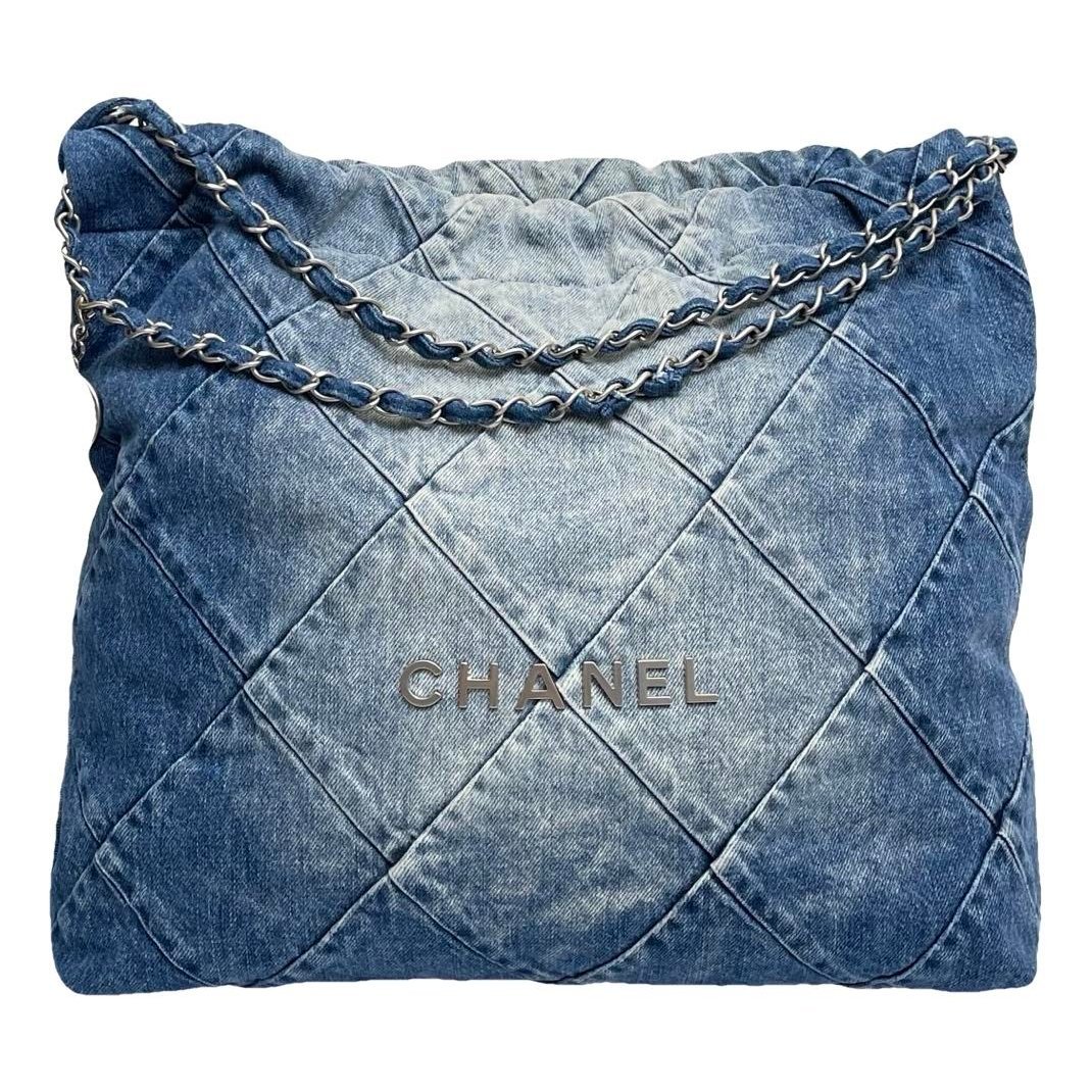 Chanel 22 handbag