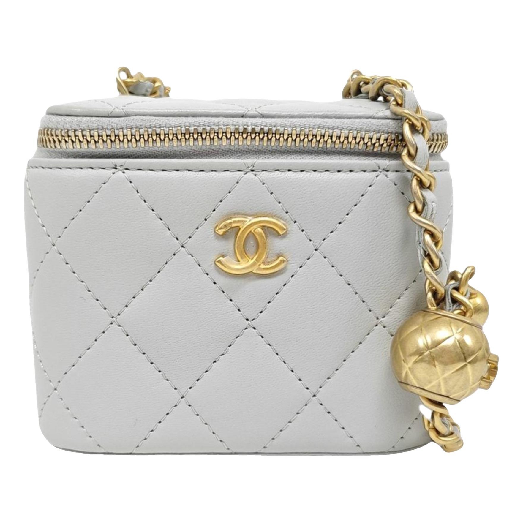 Trendy CC Vanity leather handbag