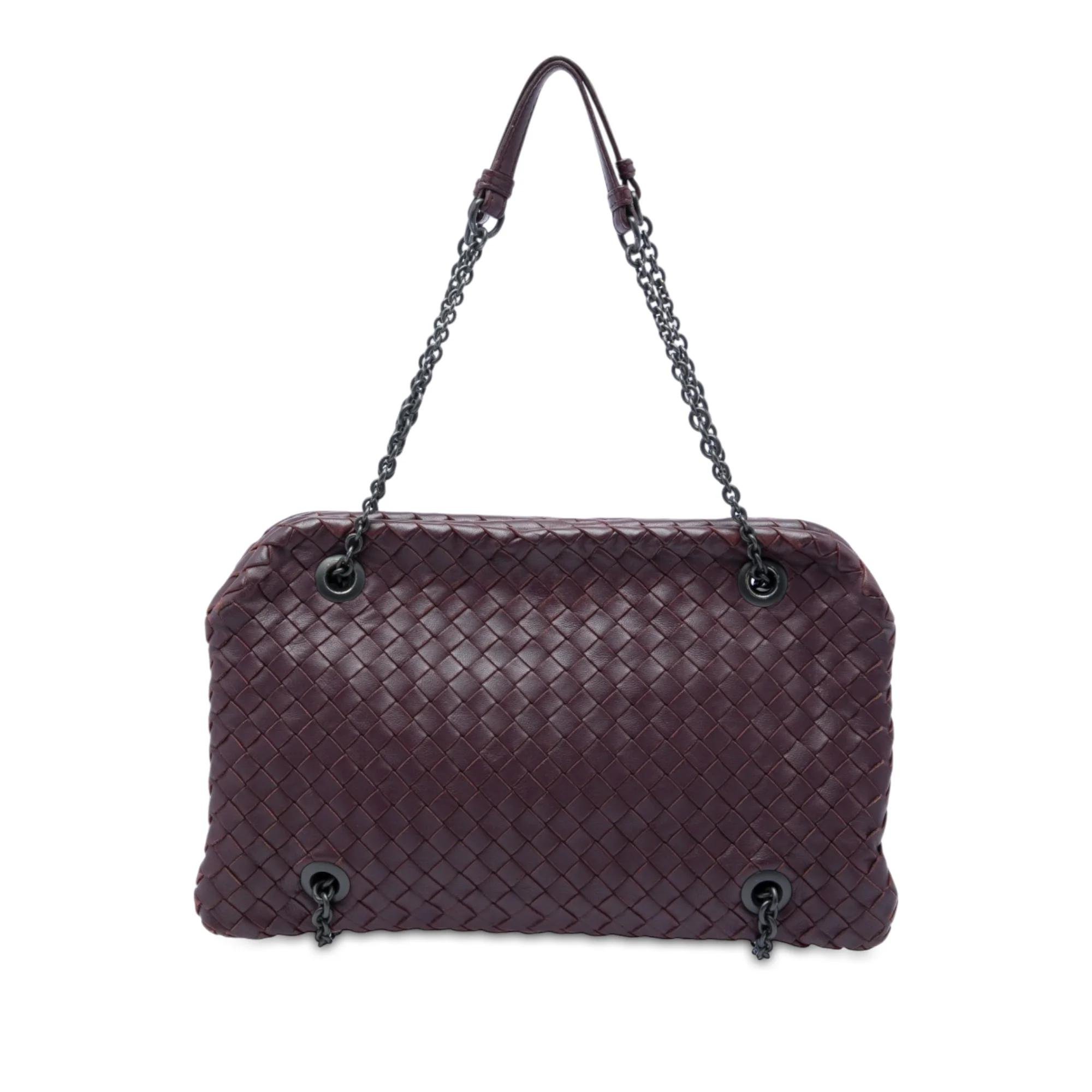 Veneta leather handbag