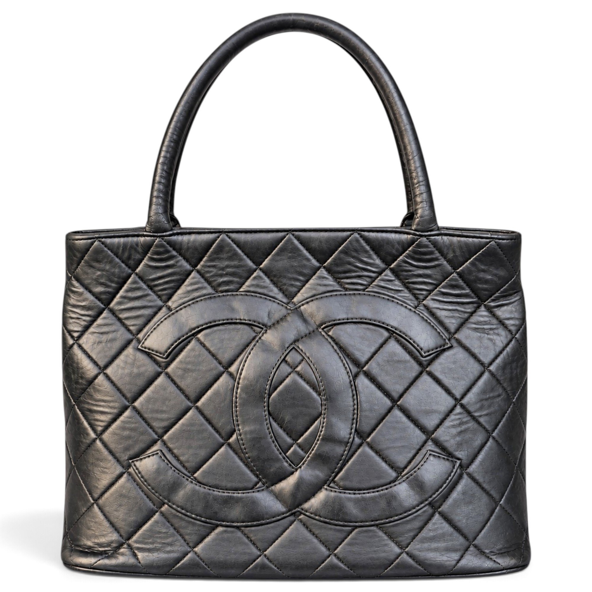 Médaillon leather tote