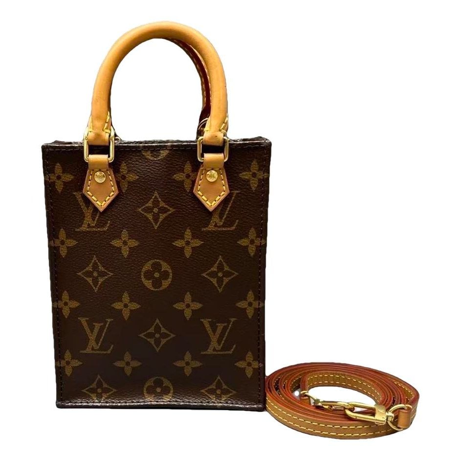 Plat leather handbag