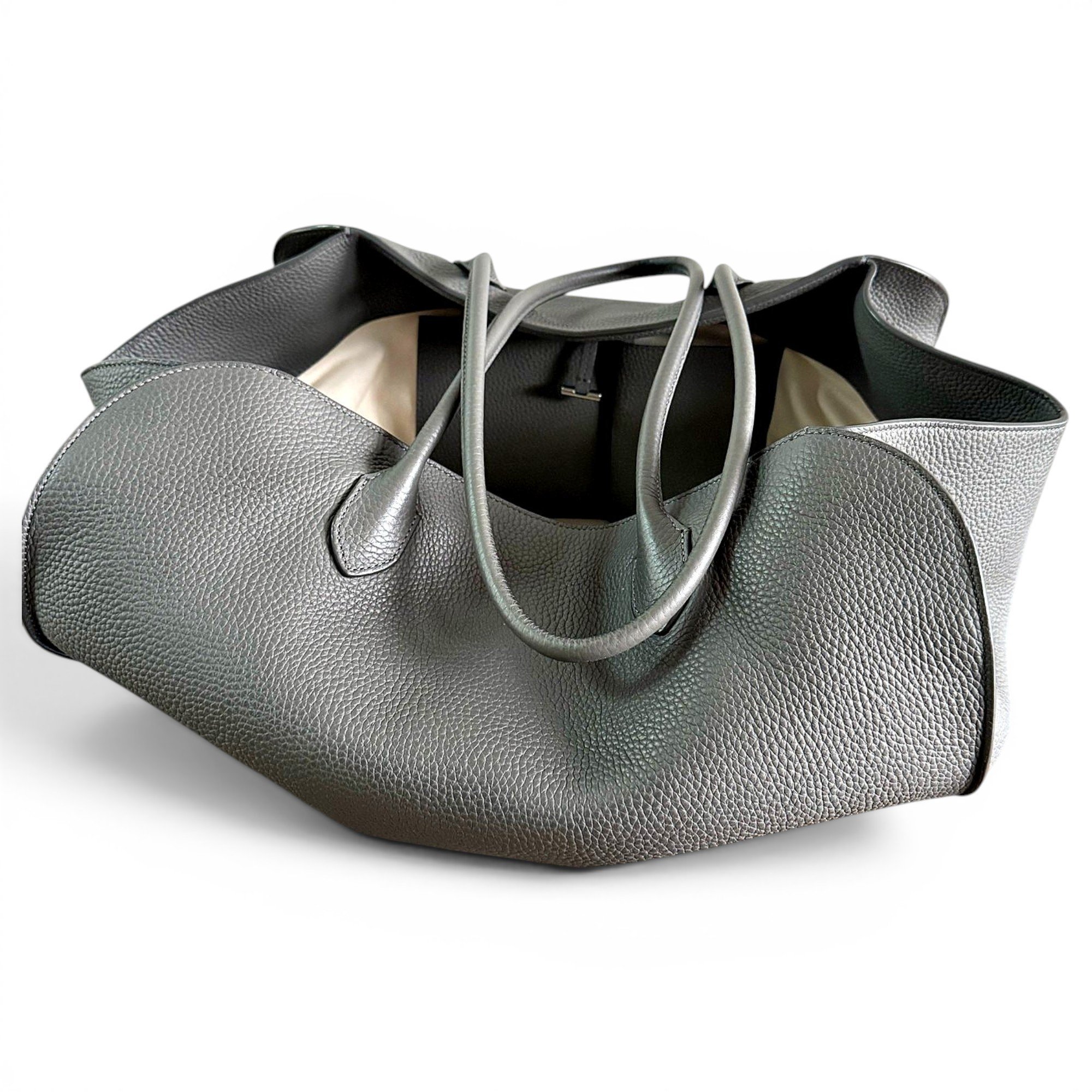 Marlo leather tote