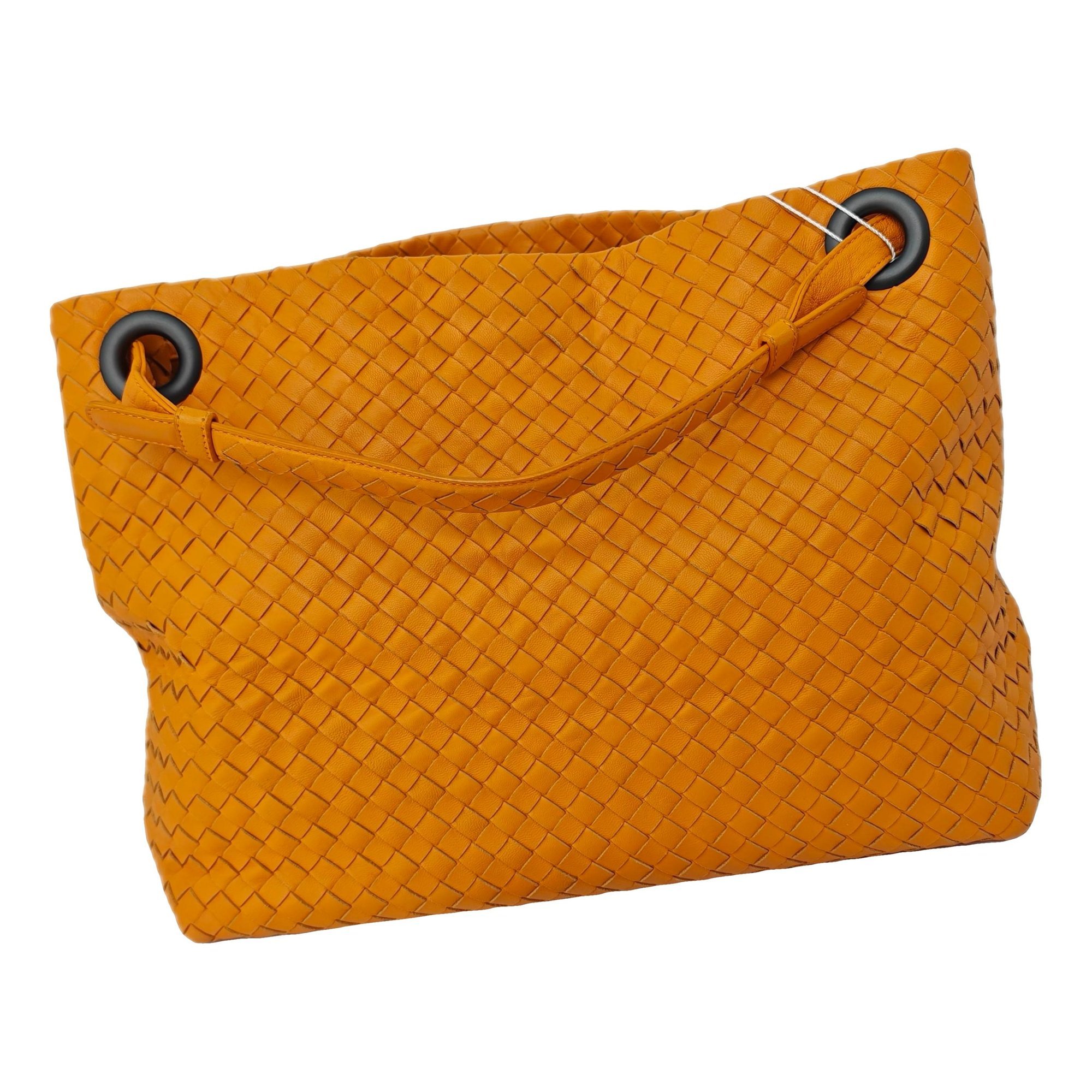 Garda leather handbag