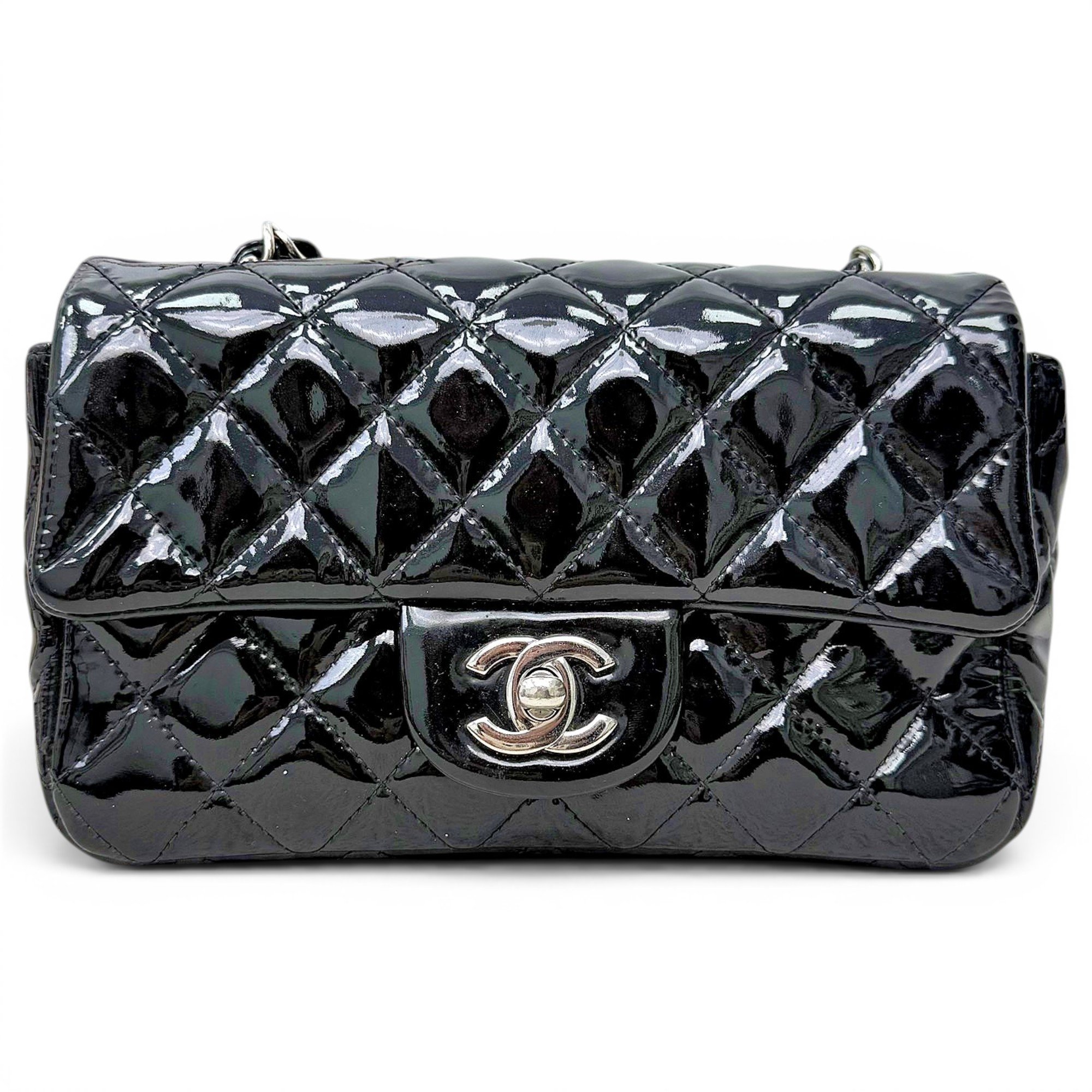 Timeless/Classique patent leather handbag