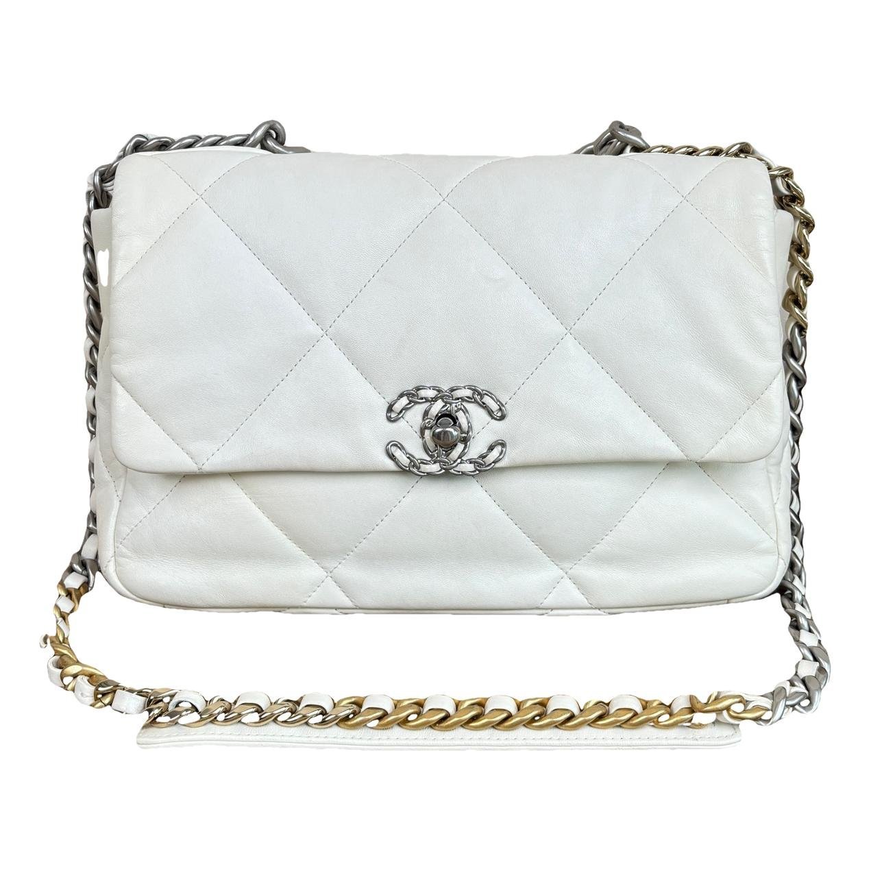 Chanel 19 leather handbag