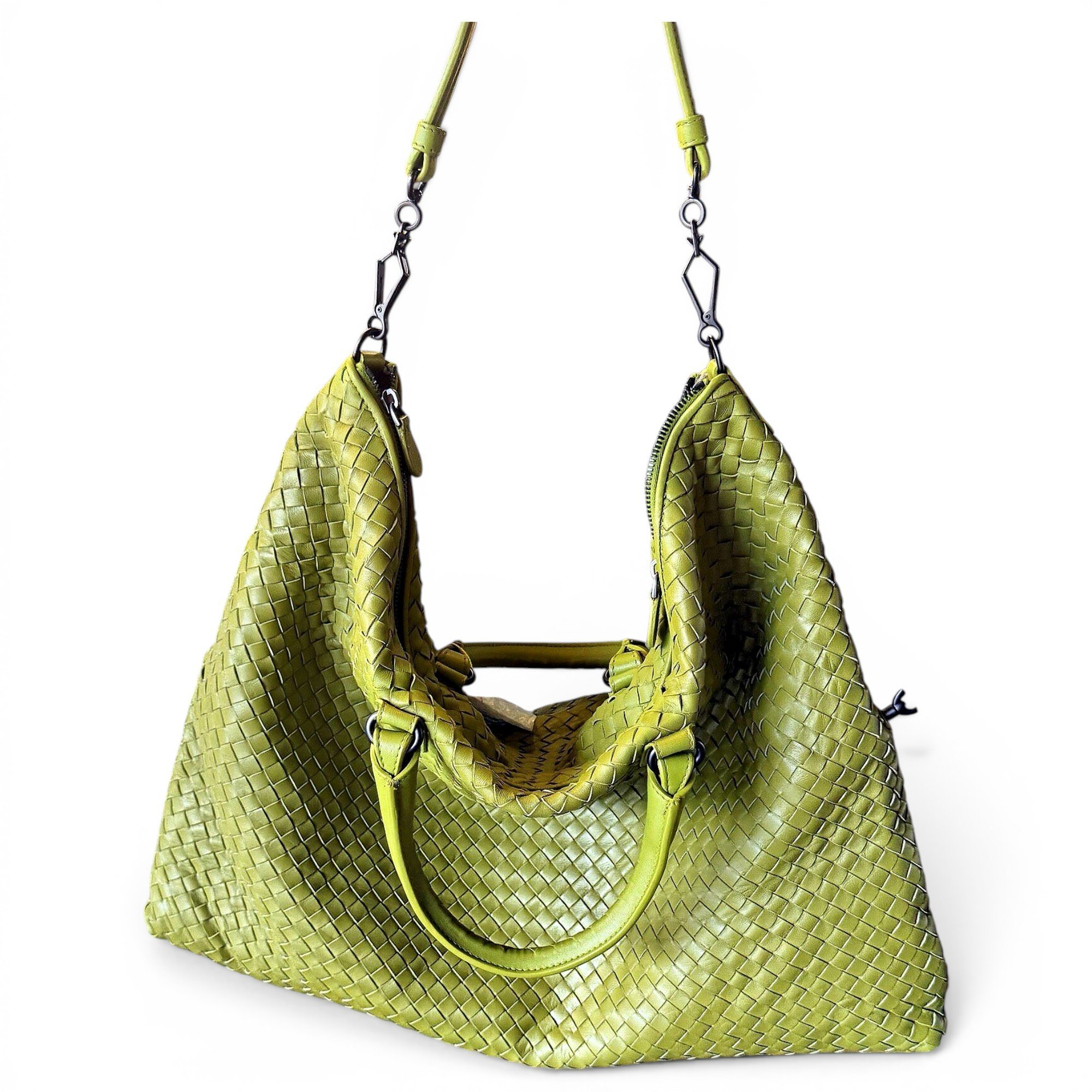 Veneta leather handbag