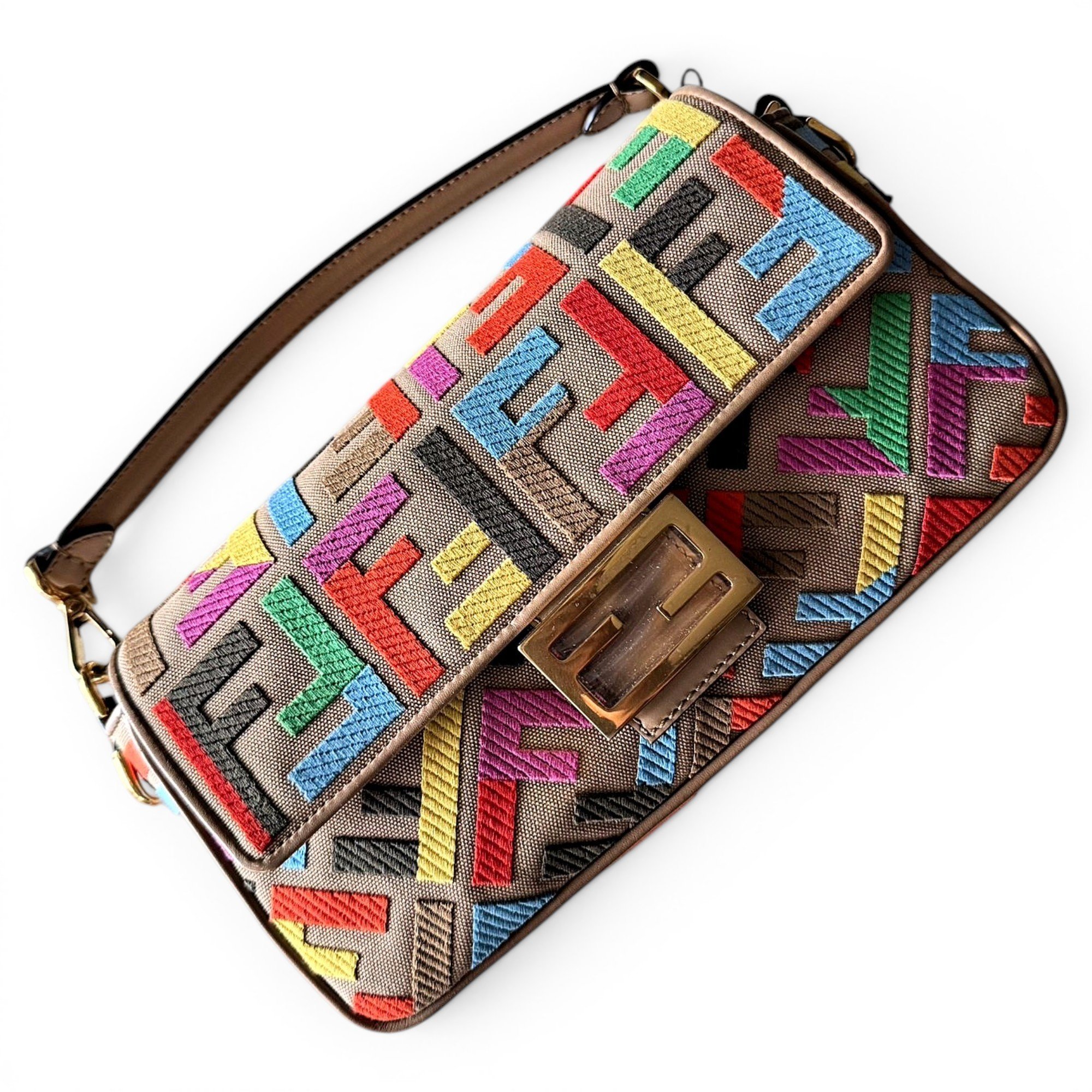 Baguette cloth handbag