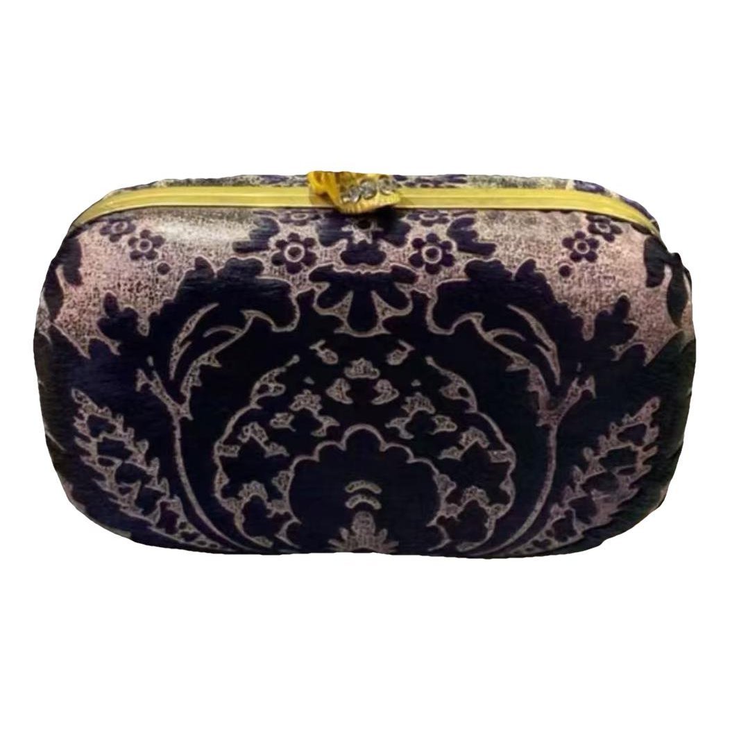Skull clutch bag