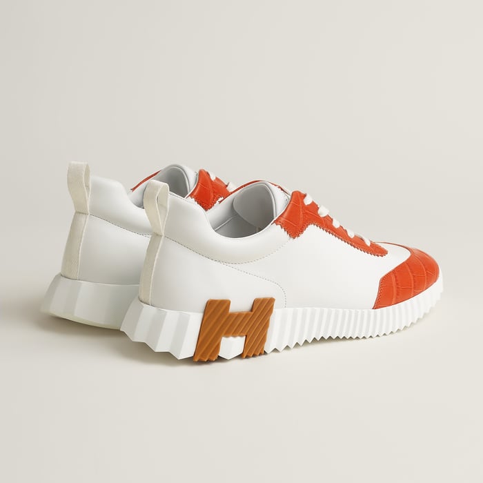 Bouncing Sneaker