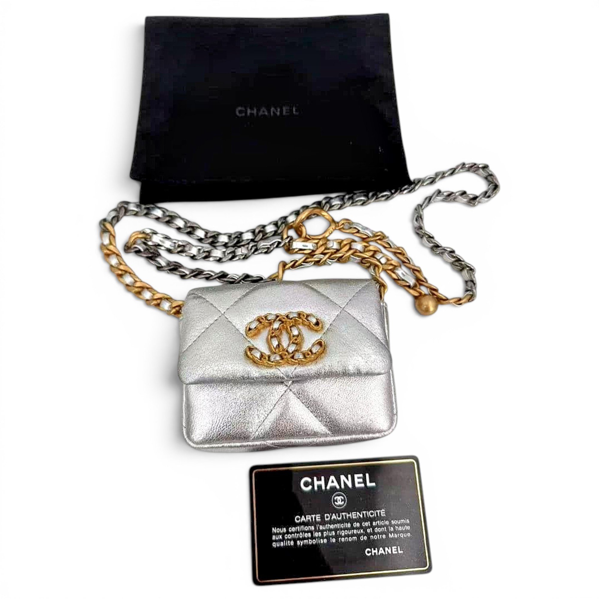 Chanel 19 leather bag