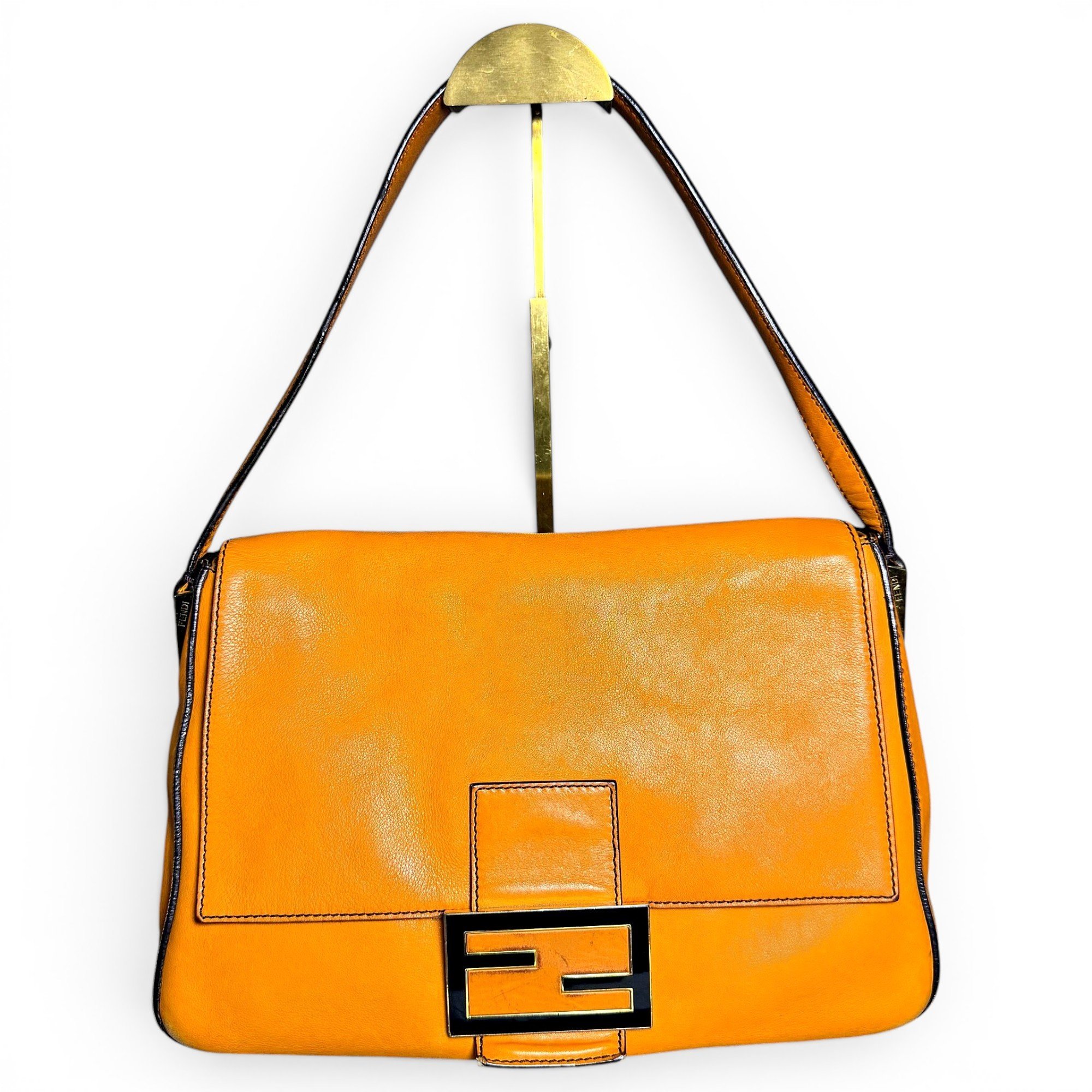 Baguette leather handbag