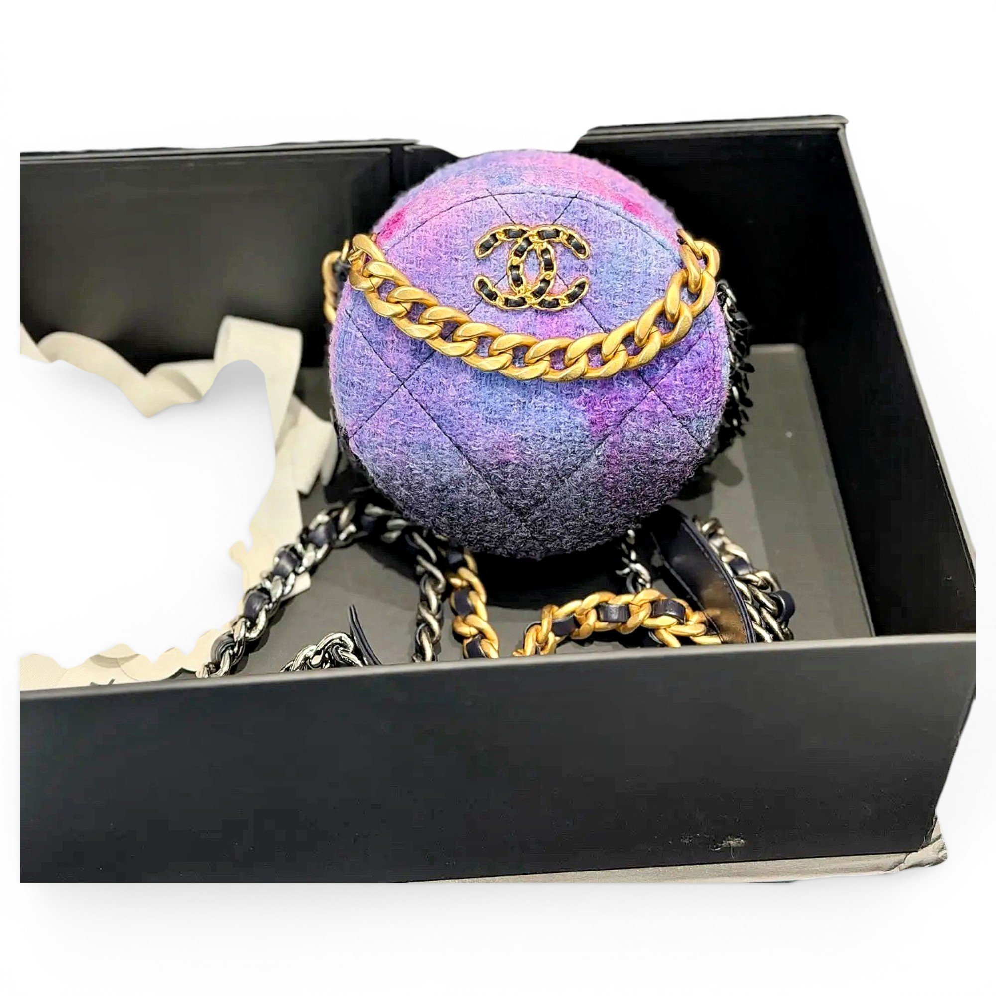 Chanel 19 tweed handbag