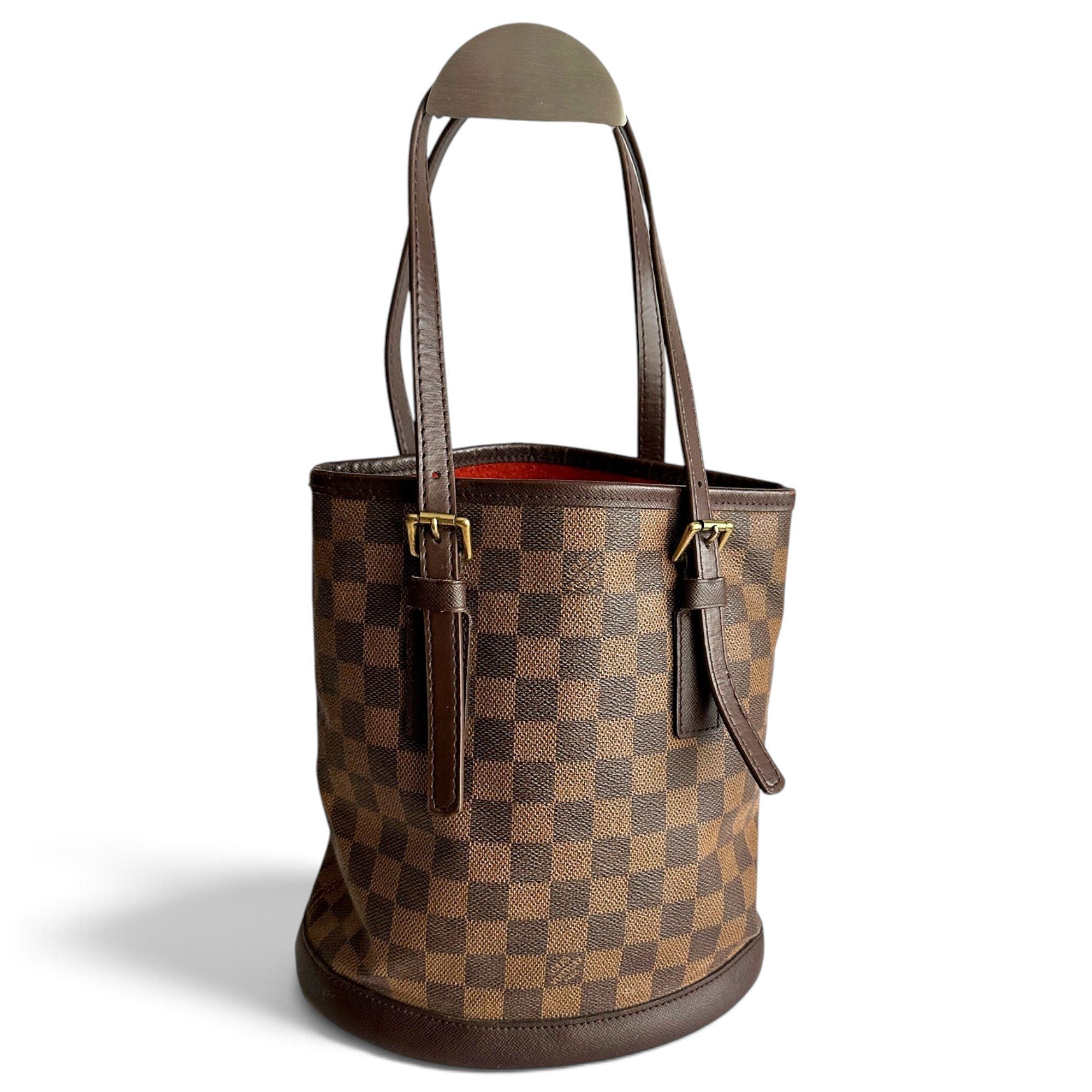 Bucket leather handbag