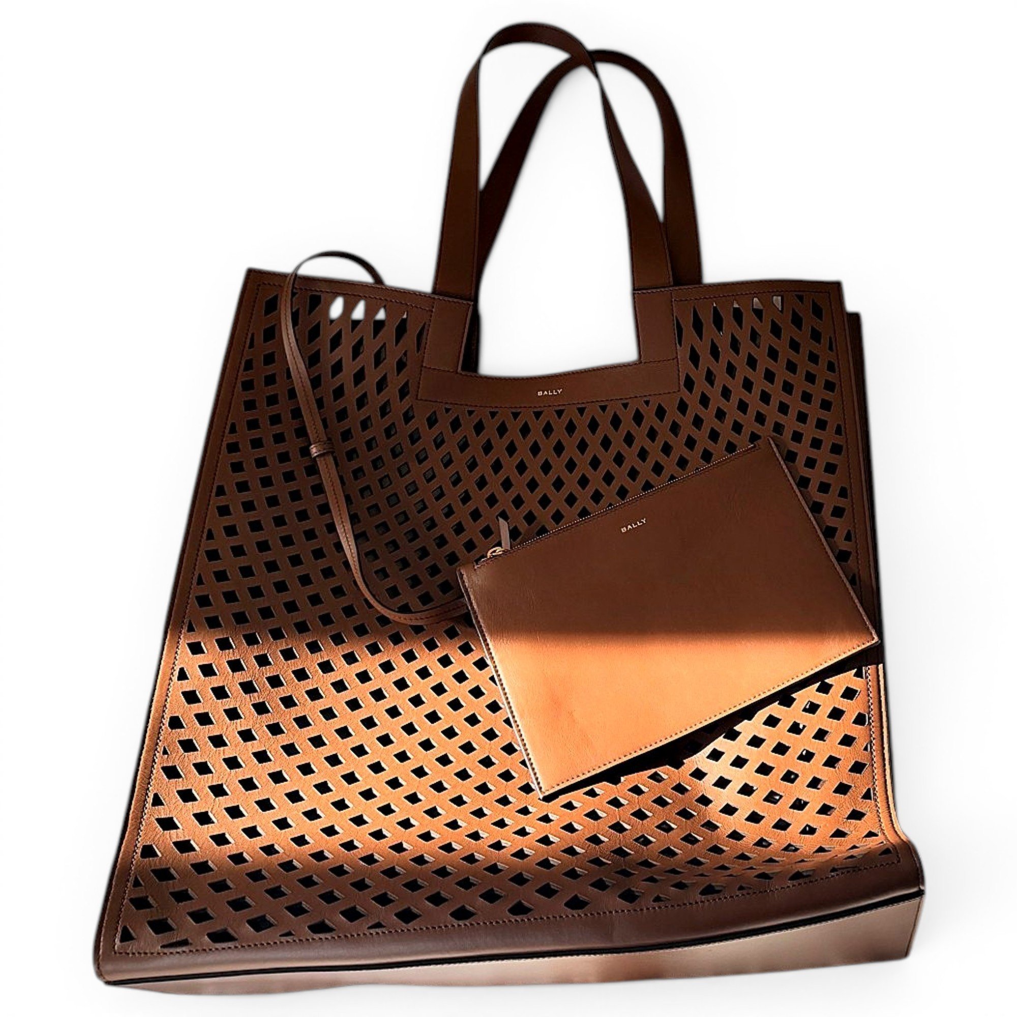 Leather tote