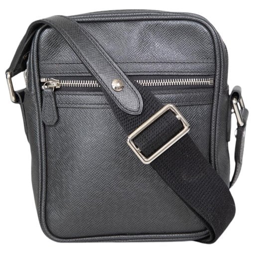 Leather crossbody bag