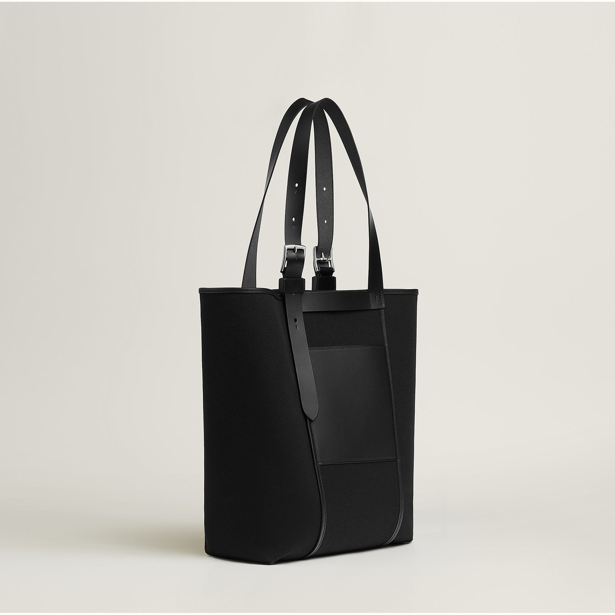 黒 バッグ 《エトリヴィエール・ポケット》 27