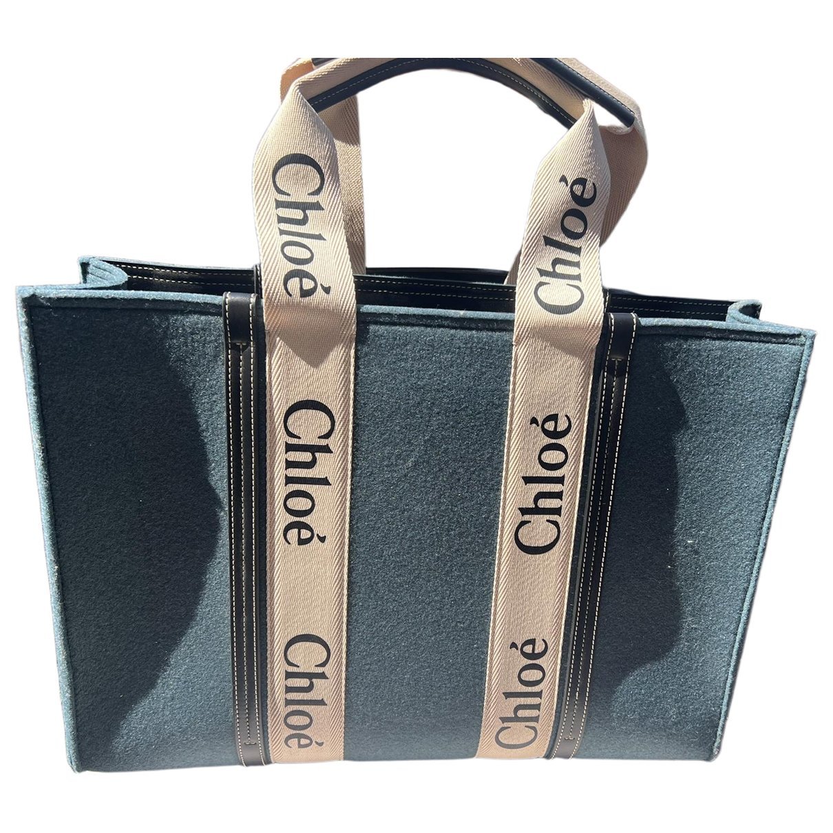 Woody wool handbag