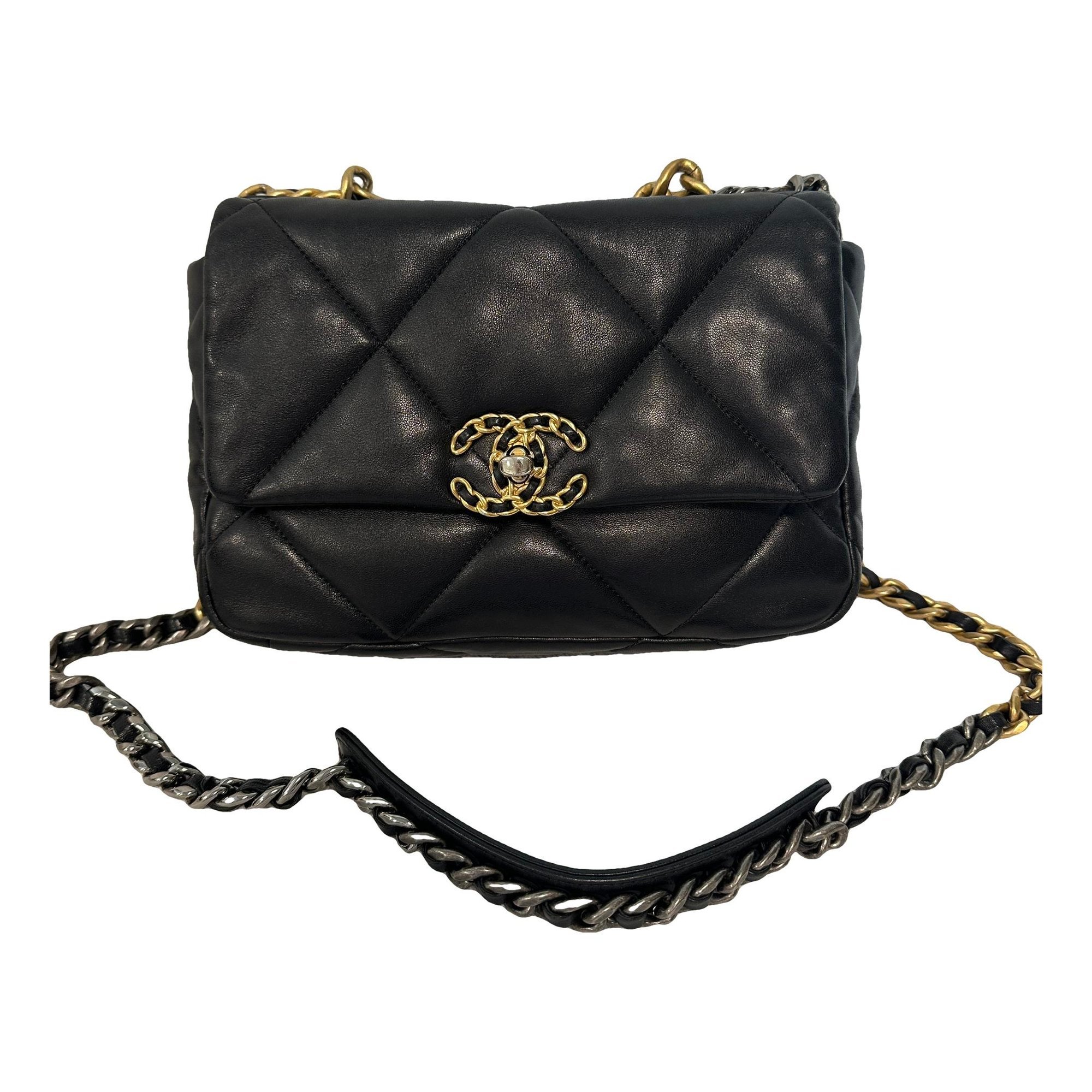 Chanel 19 leather handbag