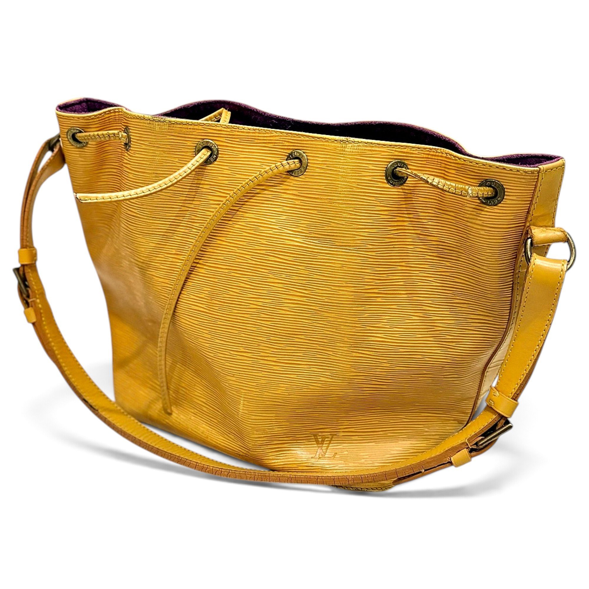 Noé leather handbag