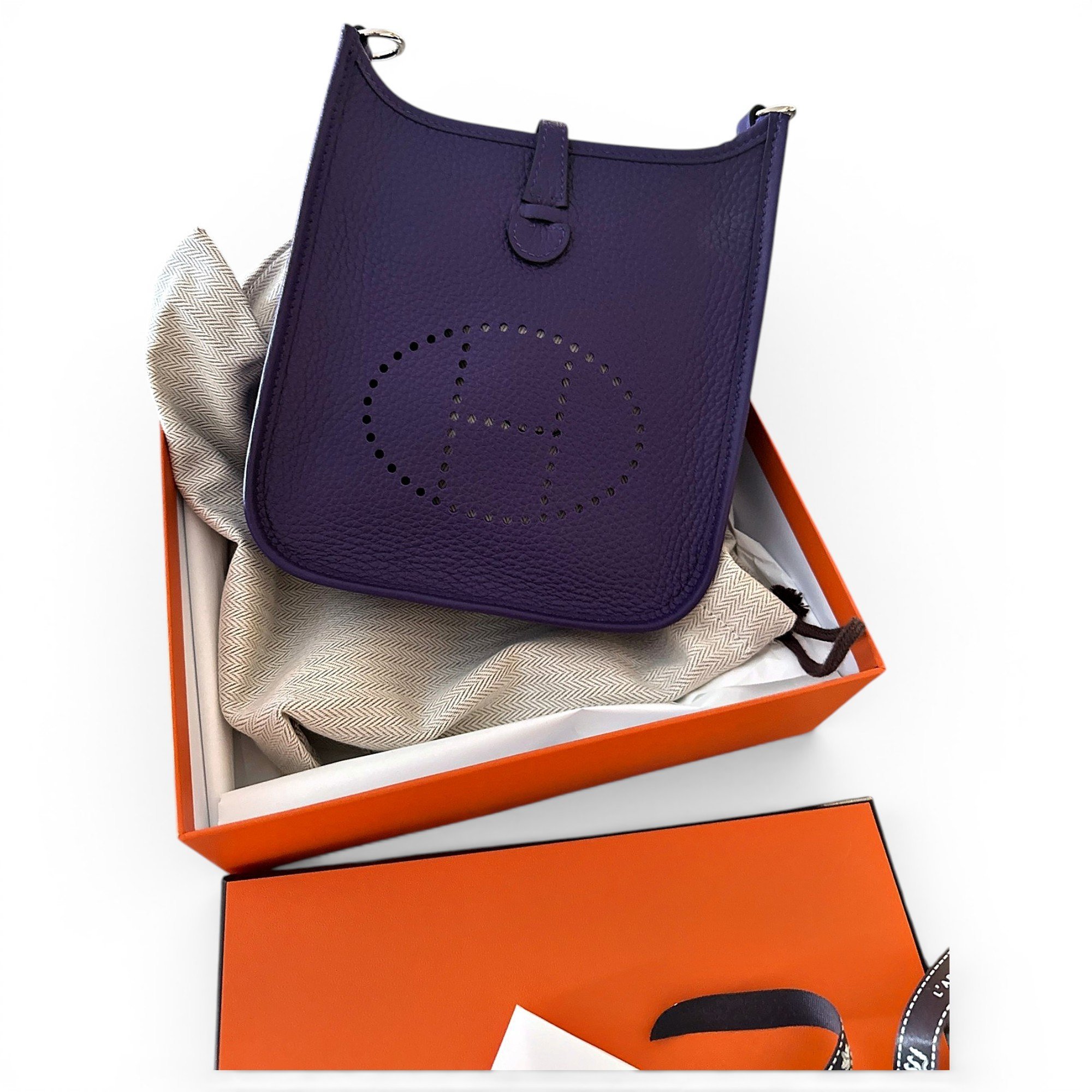 Evelyne leather crossbody bag