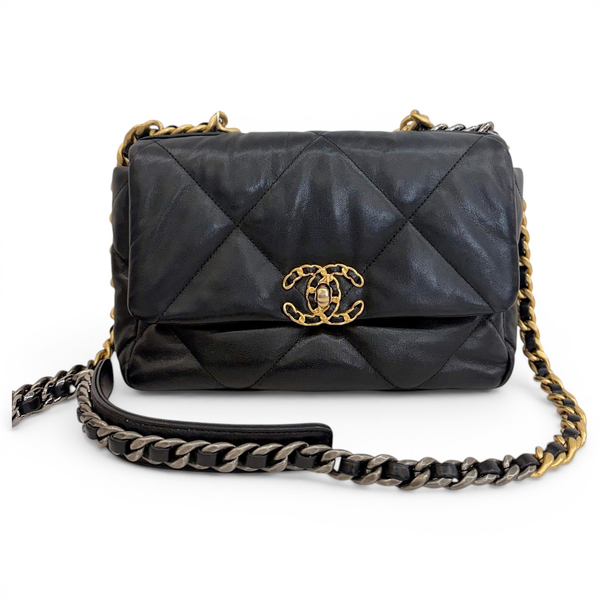 Chanel 19 leather handbag