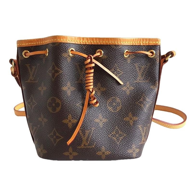 Nano Noé leather handbag