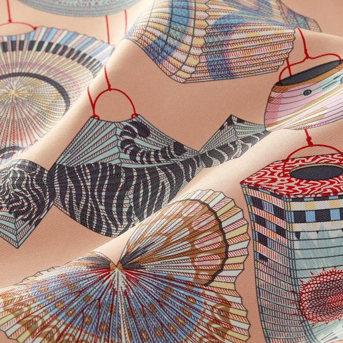 Lanternes, Ballons Et Cocardes Scarf 45