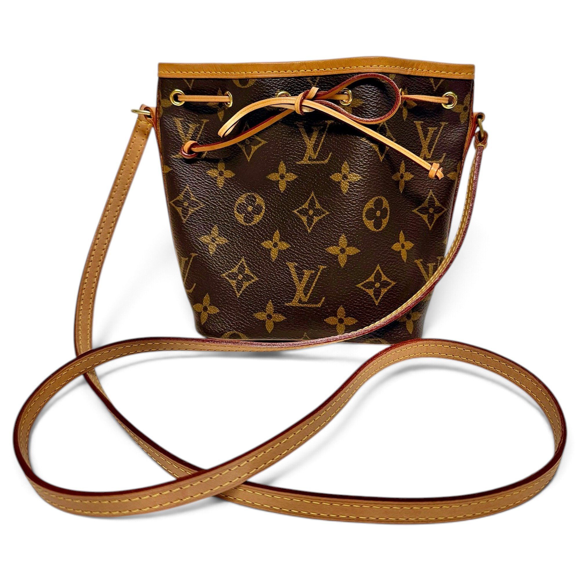 Nano Noé leather handbag