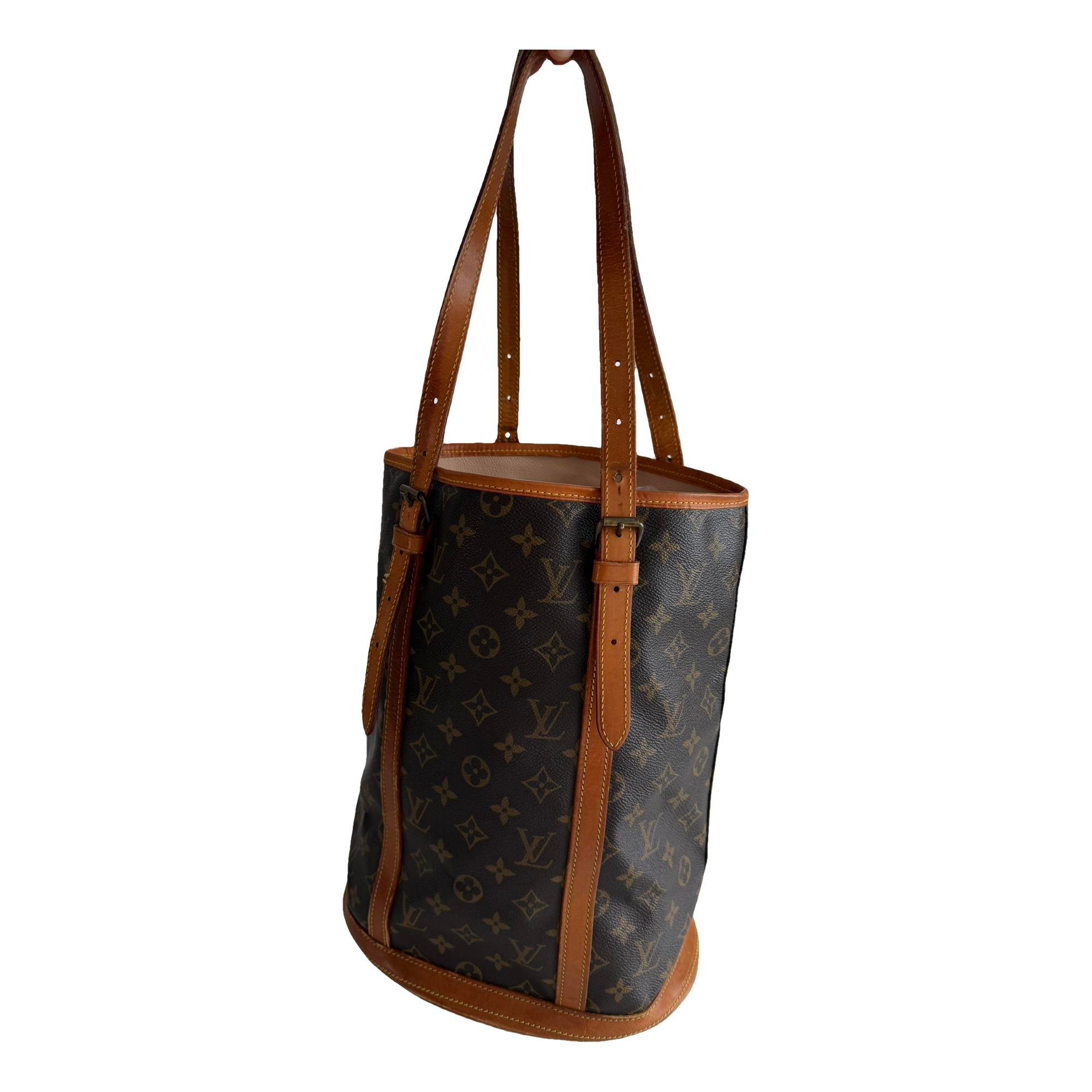 Bucket leather handbag