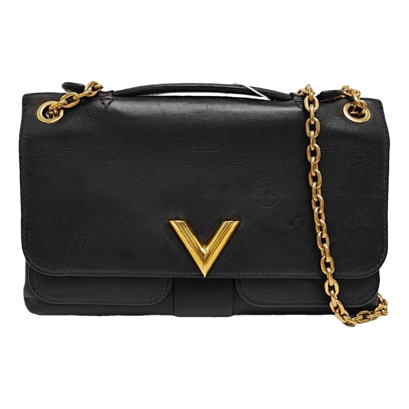 One Handle very leather handbag
