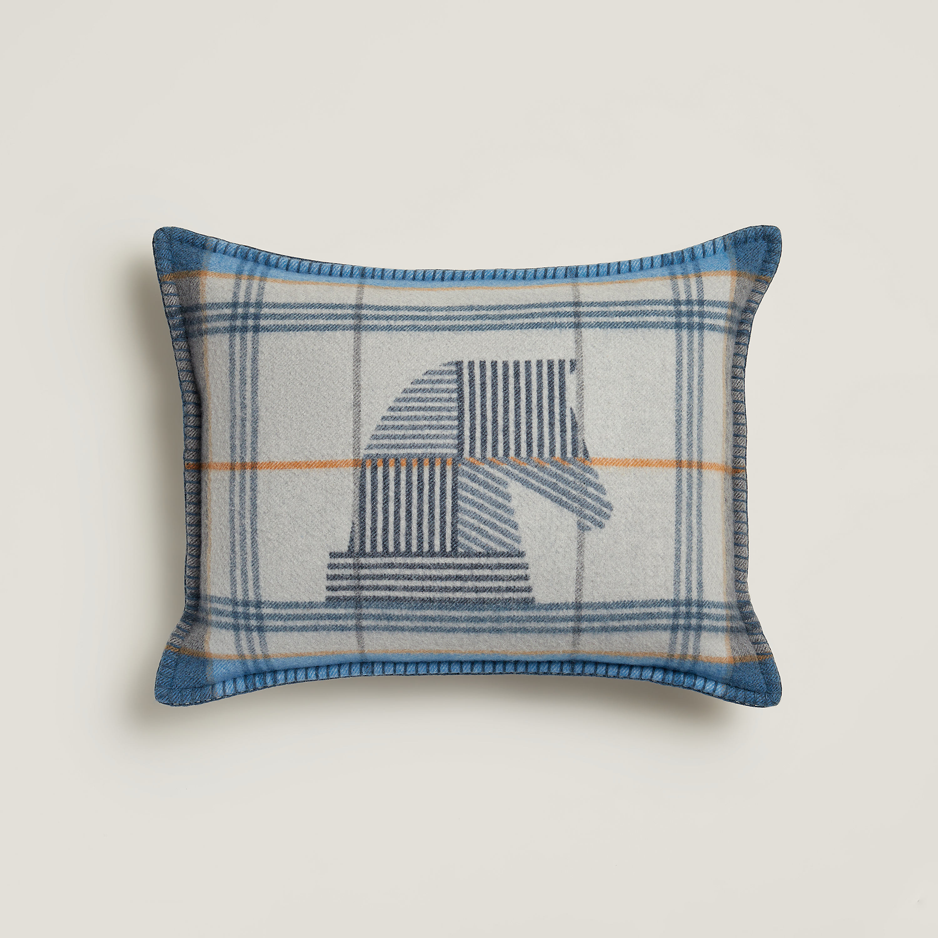 Curiosites pillow