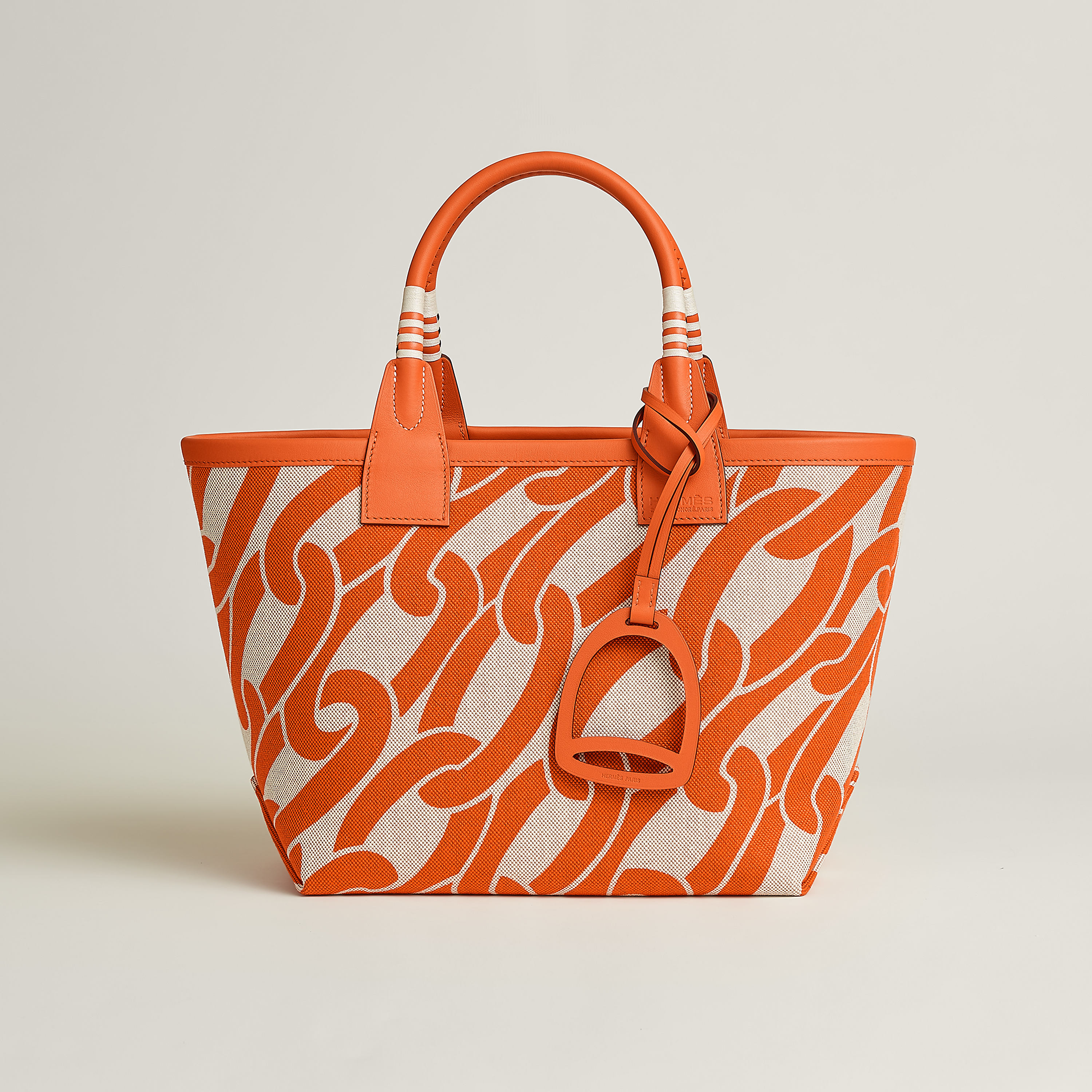 Steeple 25 bag
