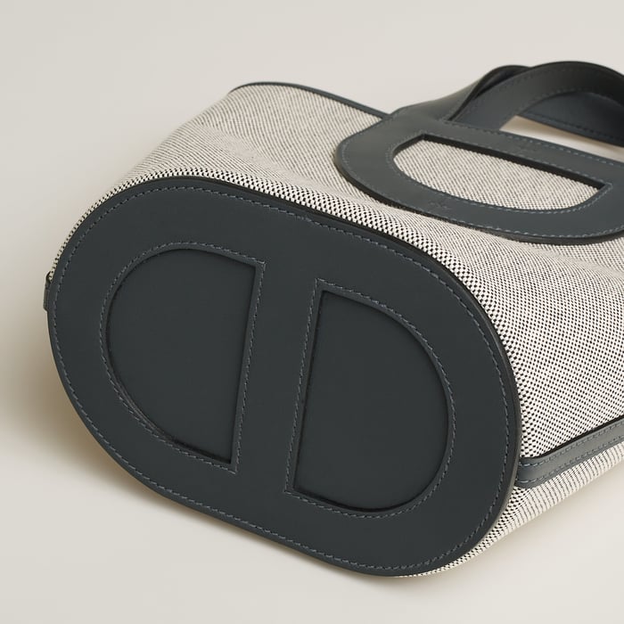 Hermès In-the-loop 18 Bag