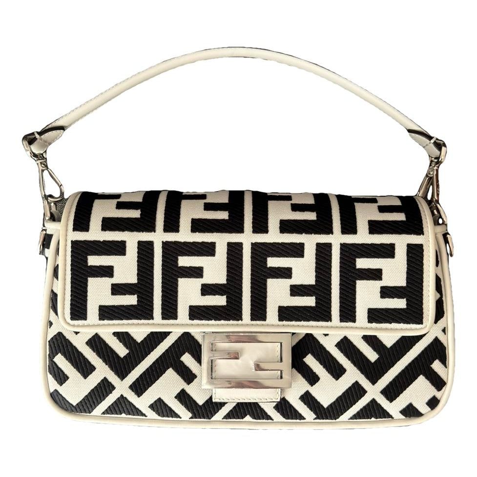 Baguette handbag